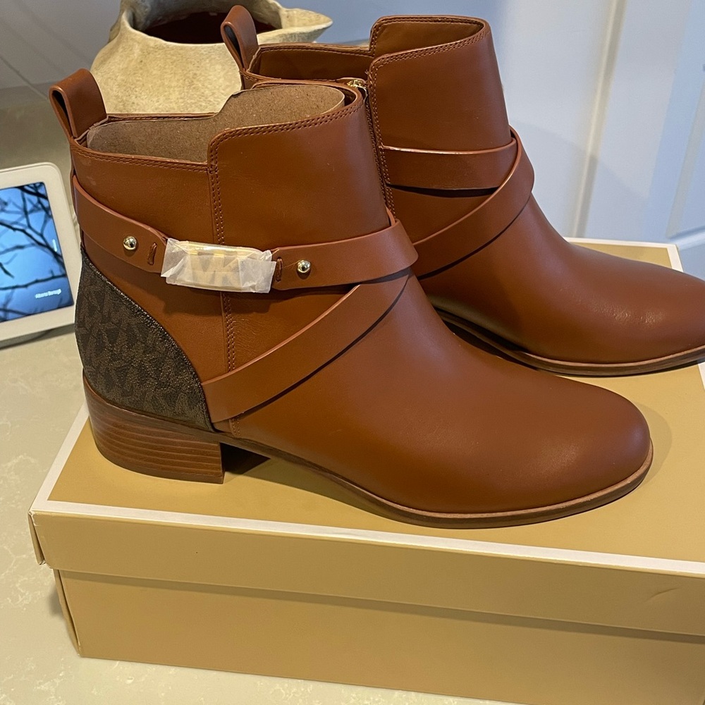 New Michael Kors Boots